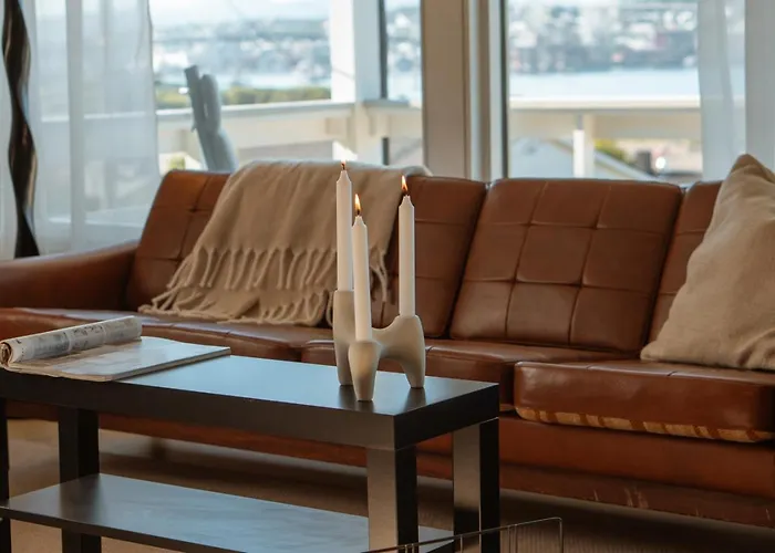 Tomasjord Home, The Floor 트롬쇠